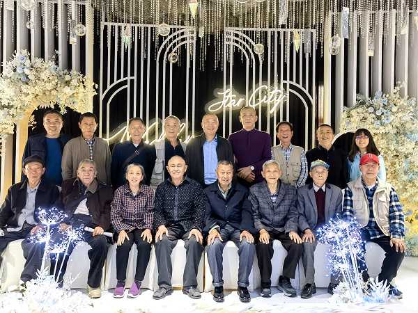 南充片區(qū)退休老同志慰問(wèn).jpg